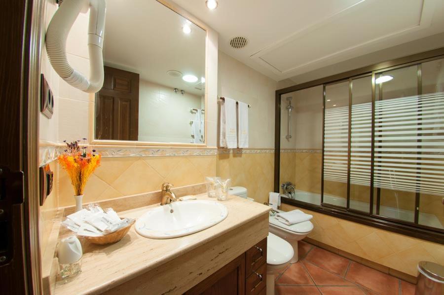 Hostal Rural Los Telares Pastrana Exteriér fotografie
