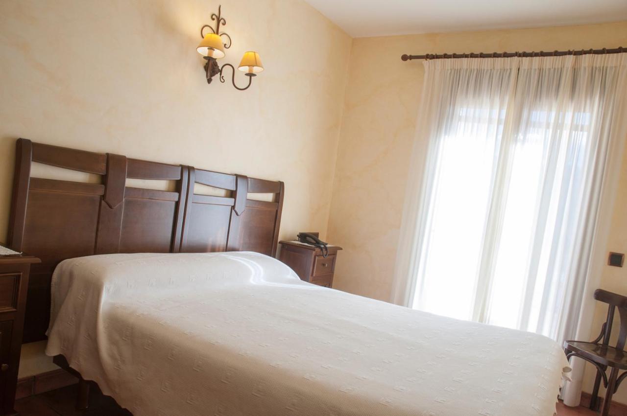 Hostal Rural Los Telares Pastrana Exteriér fotografie