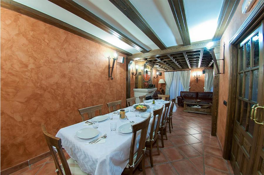 Hostal Rural Los Telares Pastrana Exteriér fotografie