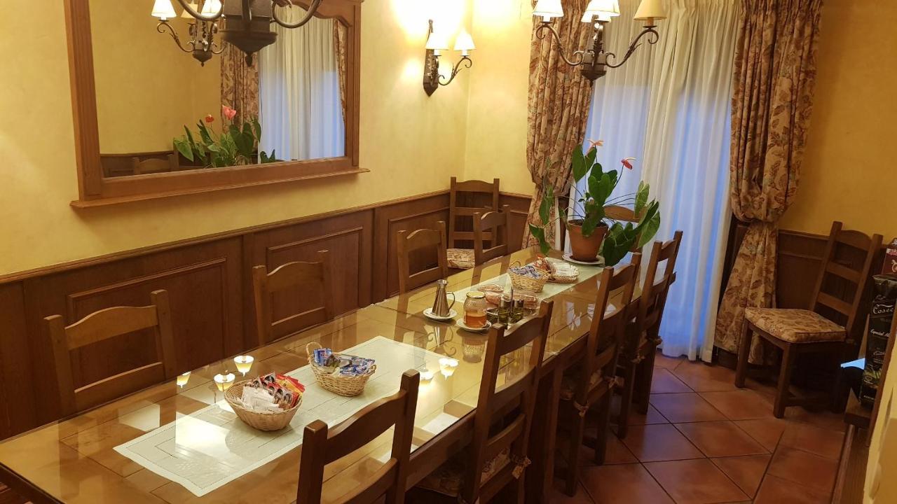 Hostal Rural Los Telares Pastrana Exteriér fotografie